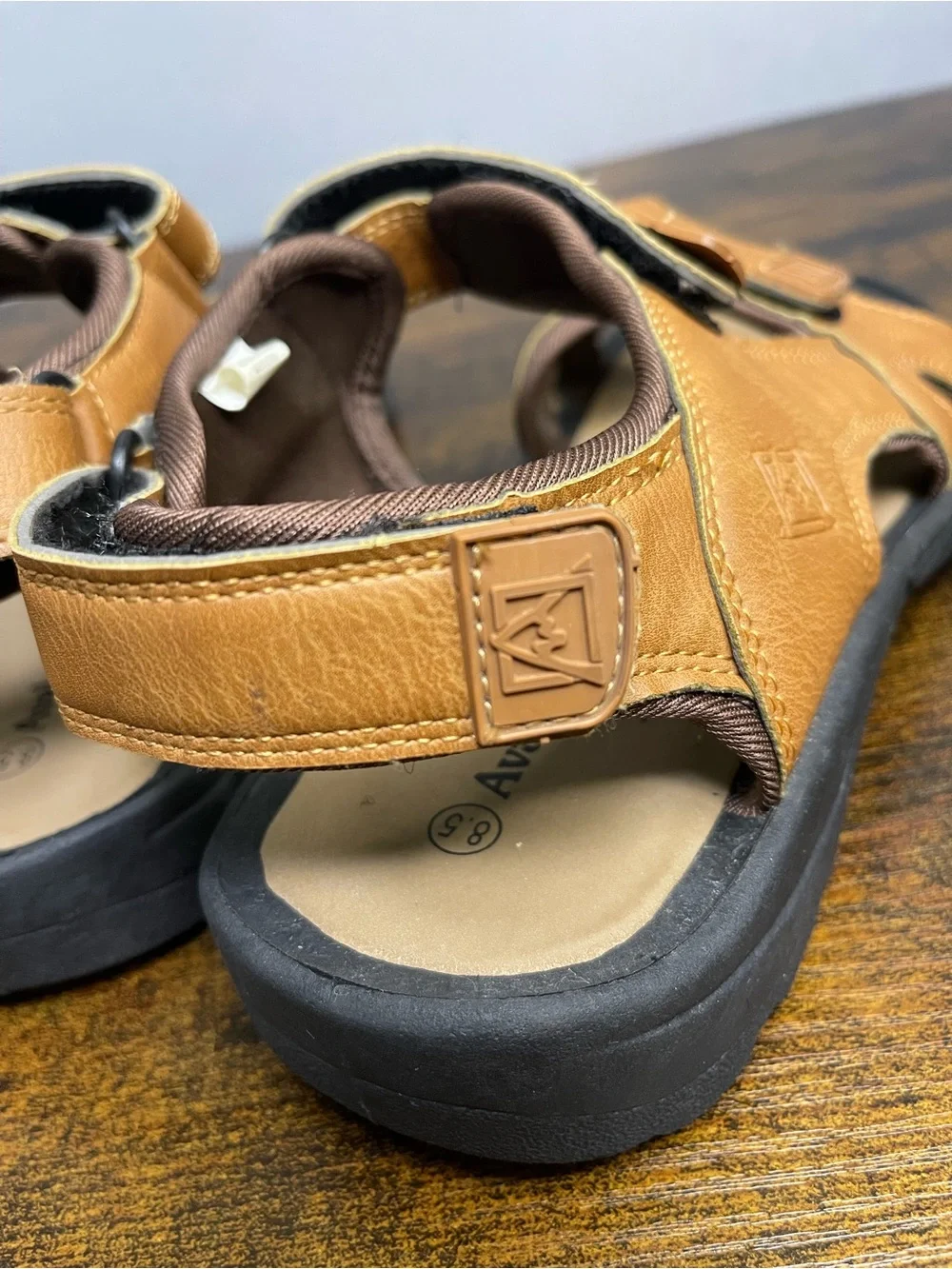 Avalanche Men's Solid Brown/Black Sandals Hook & Loop Strap Logo Accents Sz 8